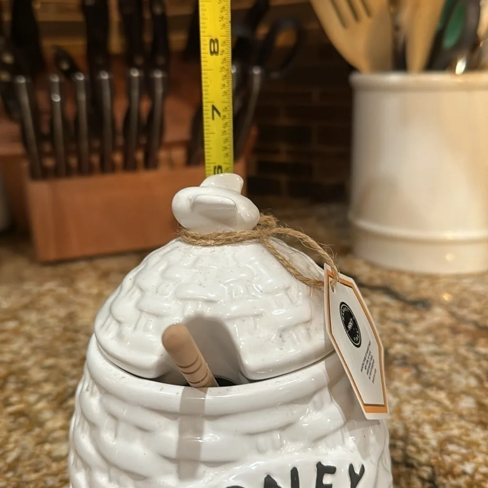 New with tag white‎ n black  ceramic Honey Pot 🐝